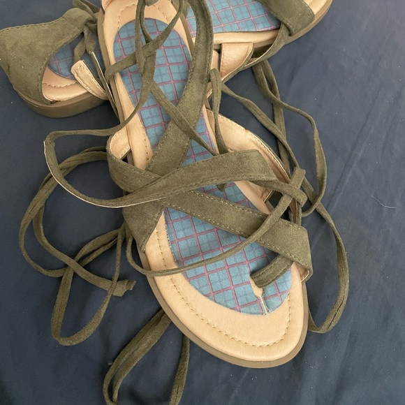 Green ankle strap , worn once - Picture 3 of 4